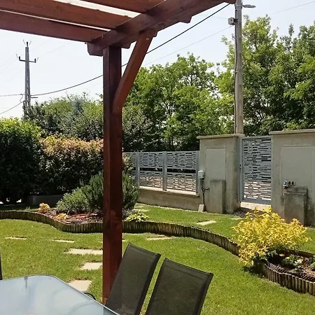 アパート Bibic A *